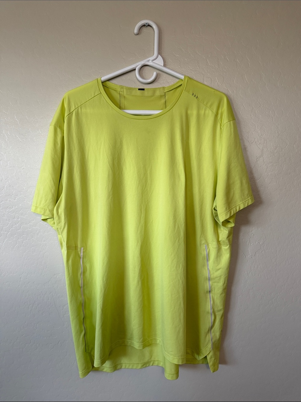 Lululemon athletica Lightweight Performance T-Shirt - Neon Yellow